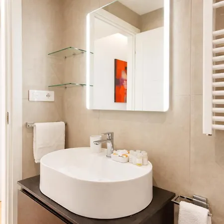 Apartament Elegantis Aventino - Colosseo, Metro And Circo Massimo Nearby Rzym